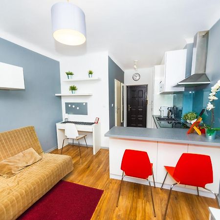 Cozy Studio Next To The Metro And City Center Варшава Екстериор снимка