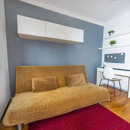 Cozy Studio Next To The Metro And City Center Варшава Екстериор снимка