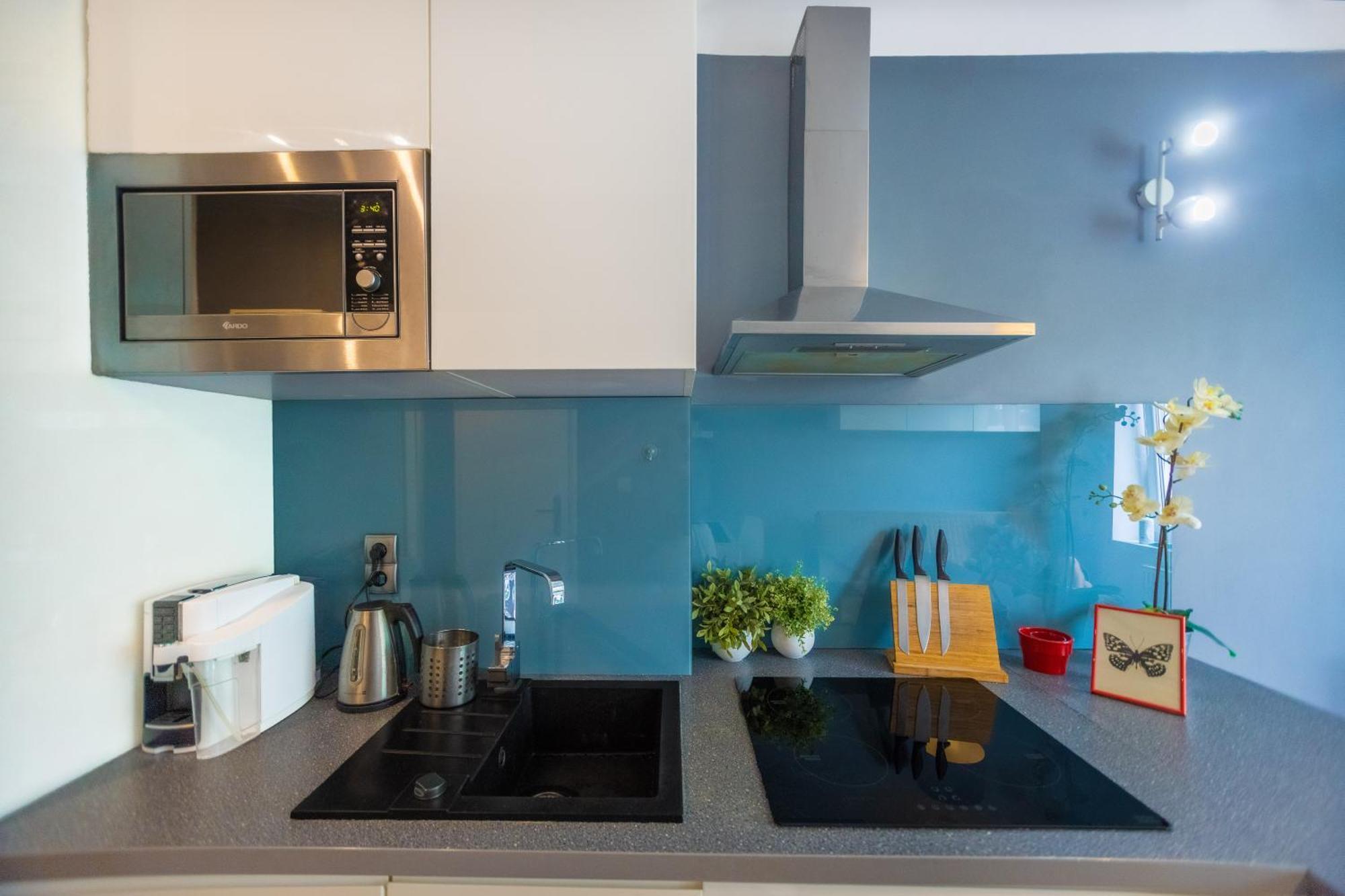 Cozy Studio Next To The Metro And City Center Варшава Екстериор снимка