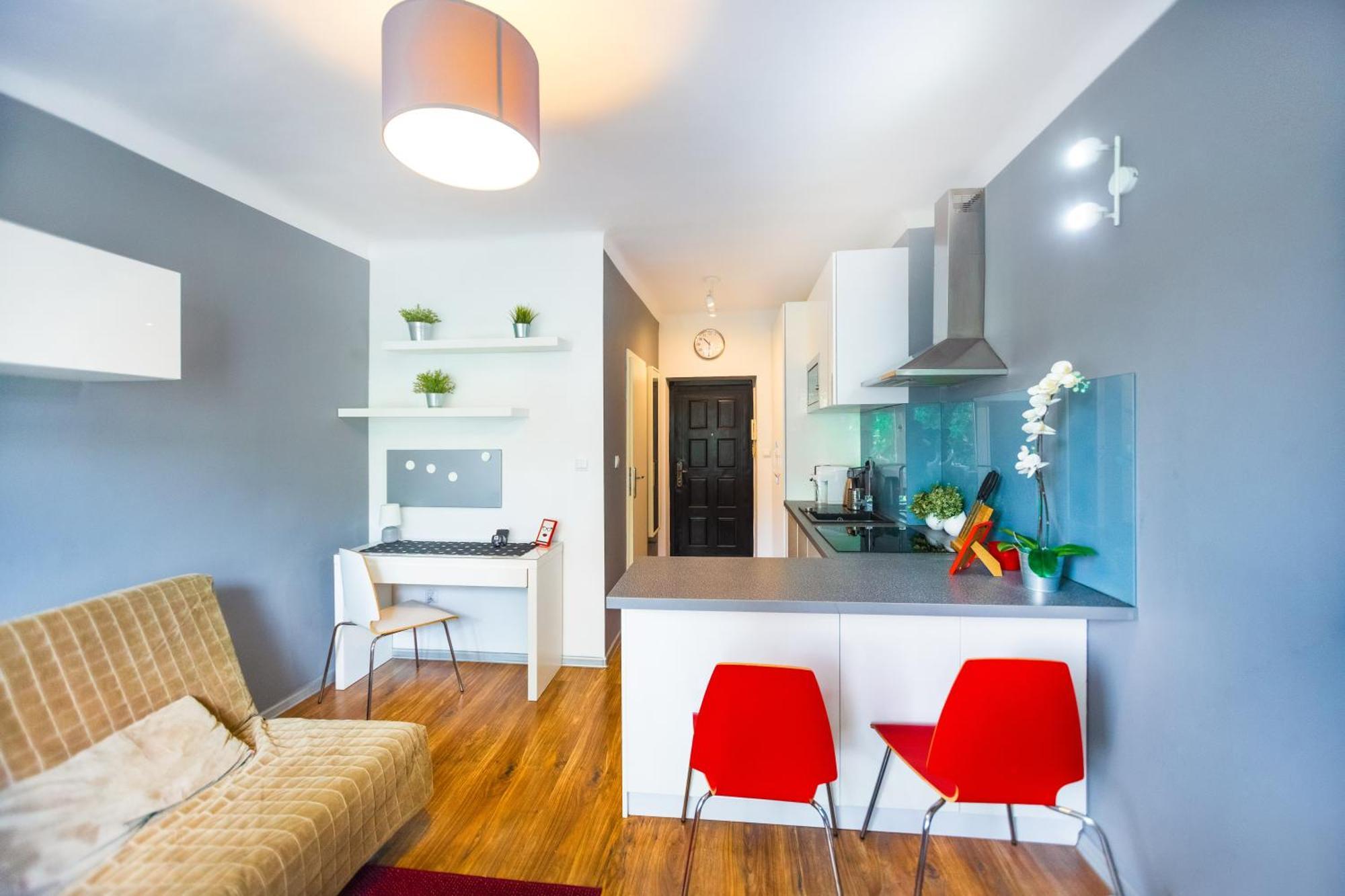 Cozy Studio Next To The Metro And City Center Варшава Екстериор снимка