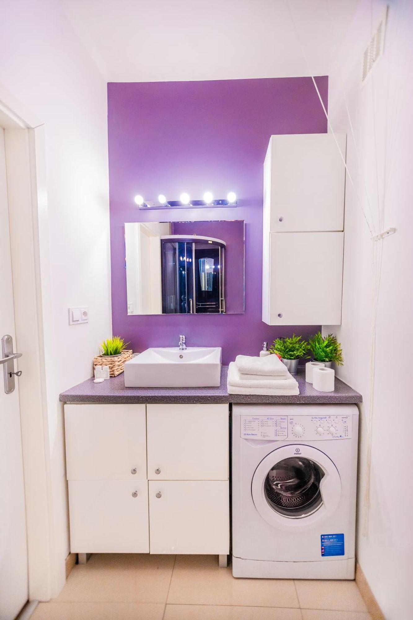 Cozy Studio Next To The Metro And City Center Варшава Екстериор снимка